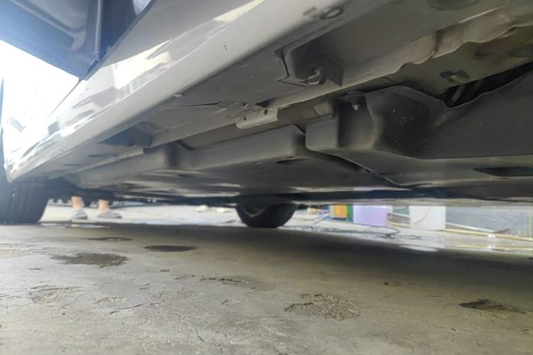 Used Toyota Avalon 2019 2.0L Luxury Edition China VI Standard Left Side Sill