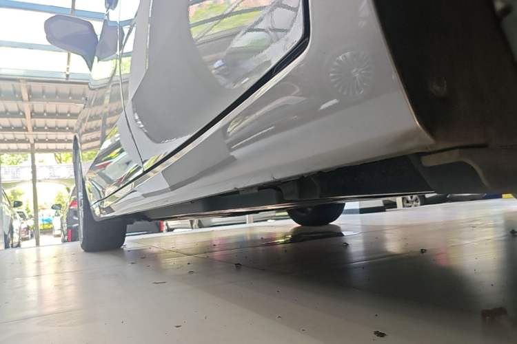 Used Toyota Avalon 2019 Dual-Engine 2.5L Luxury Edition China VI Standard Left Side Sill