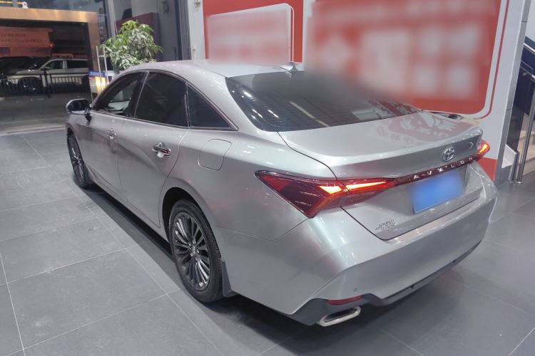Used Toyota Avalon 2019 2.0L XLE Premium Edition China VI Left Side