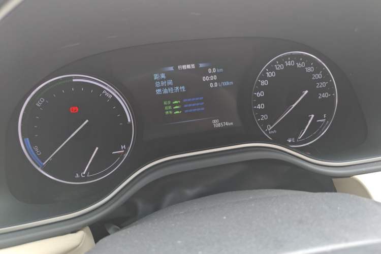 Used Toyota Avalon 2019 Dual-Engine 2.5L XLE Prestige Version China VI Standard Odometer Close Up