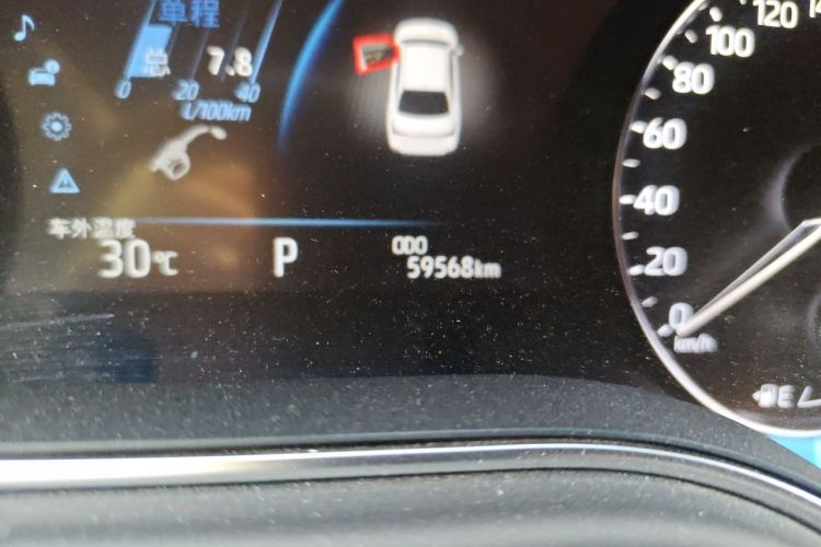 Used Toyota Avalon 2019 2.0L XLE Premium Edition China VI Odometer Close Up