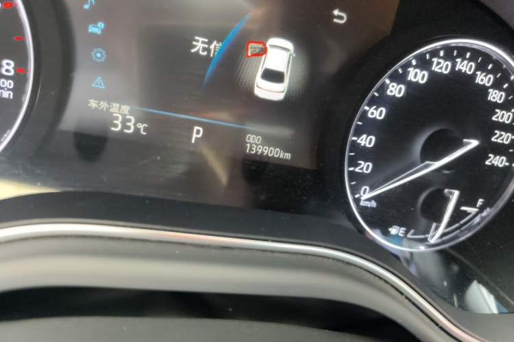 Used Toyota Avalon 2019 2.0L XLE Premium Edition China VI Odometer Close Up