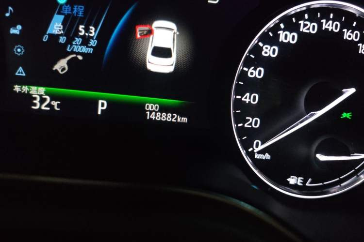 Used Toyota Avalon 2019 Dual-Engine 2.5L XLE Prestige Version China V Standard Odometer Close Up