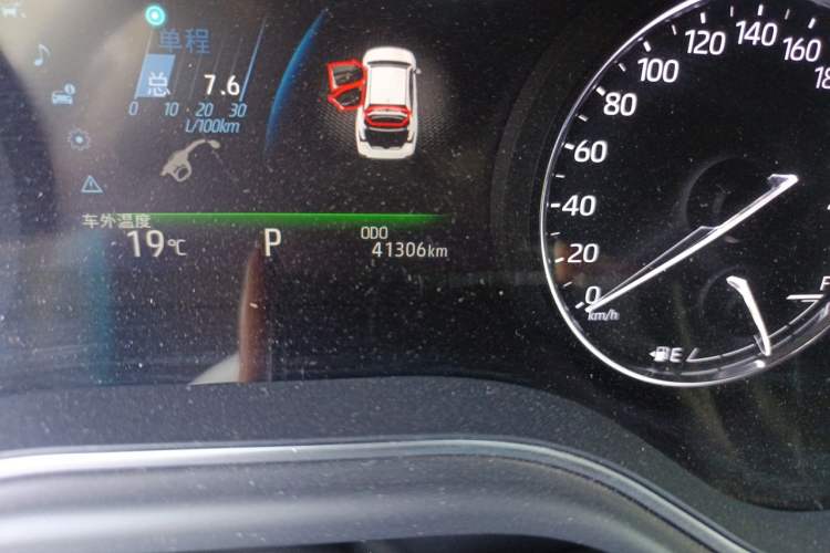 Used Toyota Avalon 2019 Dual-Engine 2.5L XLE Prestige Version China VI Standard Odometer Close Up
