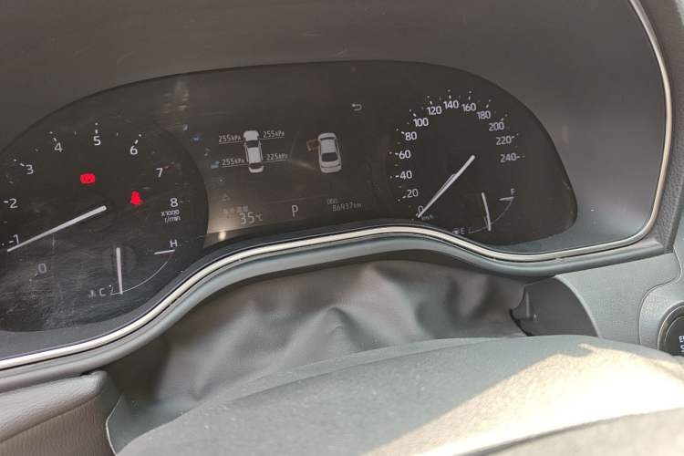 Used Toyota Avalon 2019 2.0L Luxury Edition China VI Standard Odometer Close Up