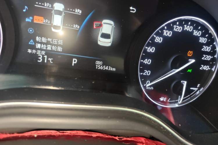Used Toyota Avalon 2019 2.0L XLE Premium Edition China VI Odometer Close Up