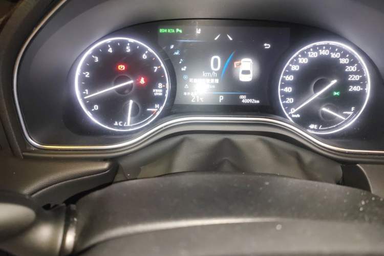 Used Toyota Avalon 2019 2.0L XLE Premium Edition China VI Odometer Close Up