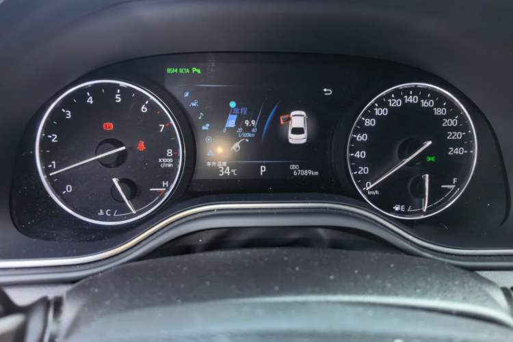 Used Toyota Avalon 2019 2.5L Touring Premium Version China VI Standard Odometer Close Up
