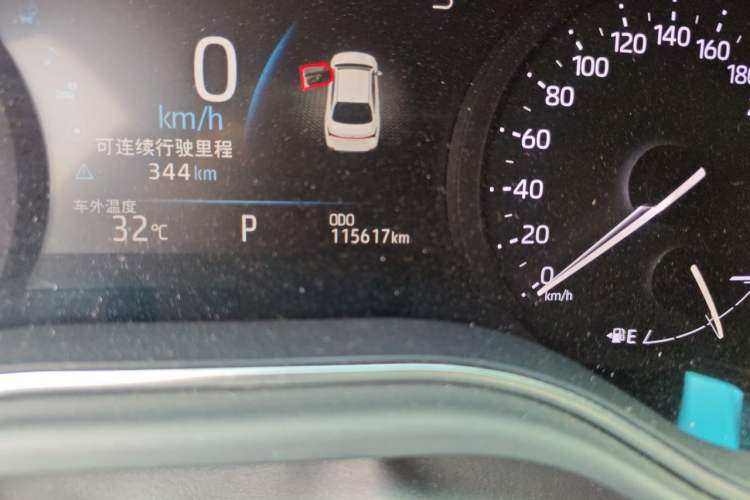 Used Toyota Avalon 2019 2.0L Luxury Edition China VI Standard Odometer Close Up