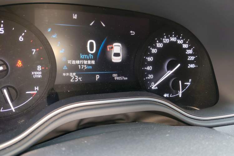 Used Toyota Avalon 2019 2.0L Luxury Edition China VI Standard Odometer Close Up