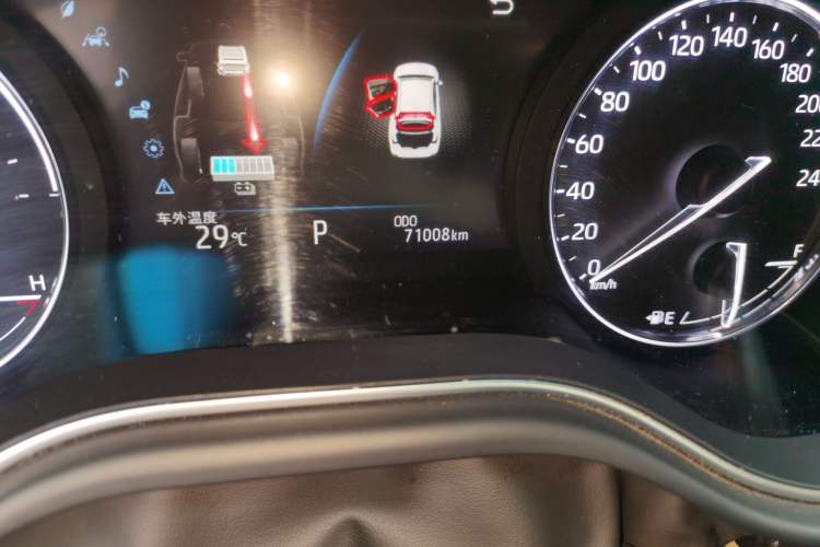 Used Toyota Avalon 2019 Dual-Engine 2.5L Luxury Edition China VI Standard Odometer Close Up