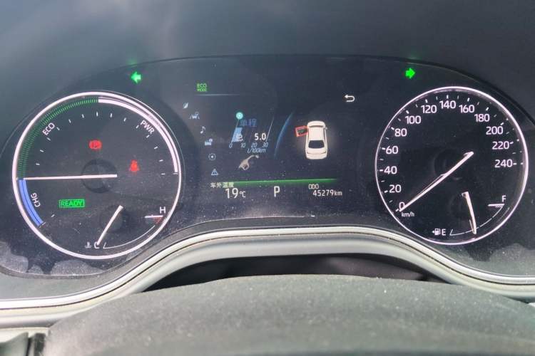Used Toyota Avalon 2019 Dual-Engine 2.5L Luxury Edition China VI Standard Odometer Close Up