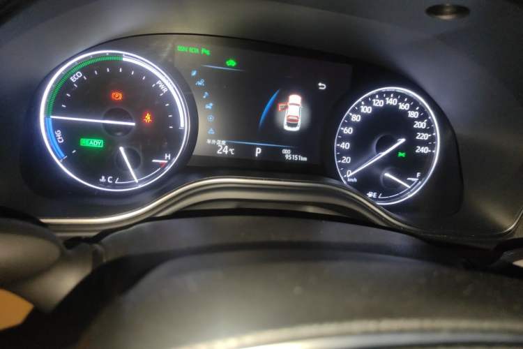 Used Toyota Avalon 2019 Dual-Engine 2.5L XLE Prestige Version China VI Standard Odometer Close Up