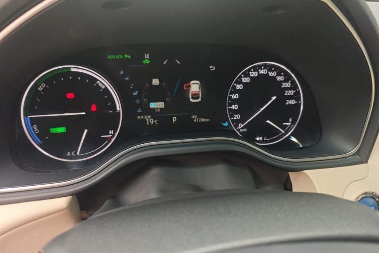 Used Toyota Avalon 2019 Dual-Engine 2.5L XLE Prestige Version China V Standard Odometer Close Up