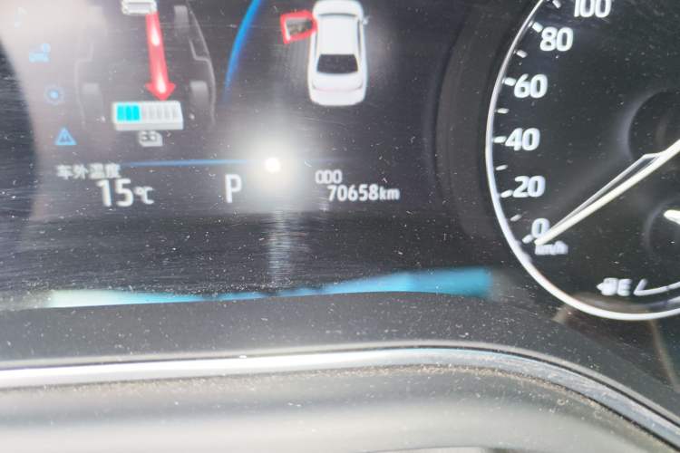 Used Toyota Avalon 2019 Dual-Engine 2.5L Luxury Edition China VI Standard Odometer Close Up