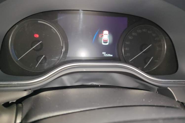 Used Toyota Avalon 2019 Dual-Engine 2.5L XLE Prestige Version China VI Standard Odometer Close Up