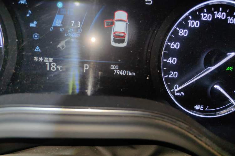 Used Toyota Avalon 2019 Dual-Engine 2.5L XLE Prestige Version China VI Standard Odometer Close Up