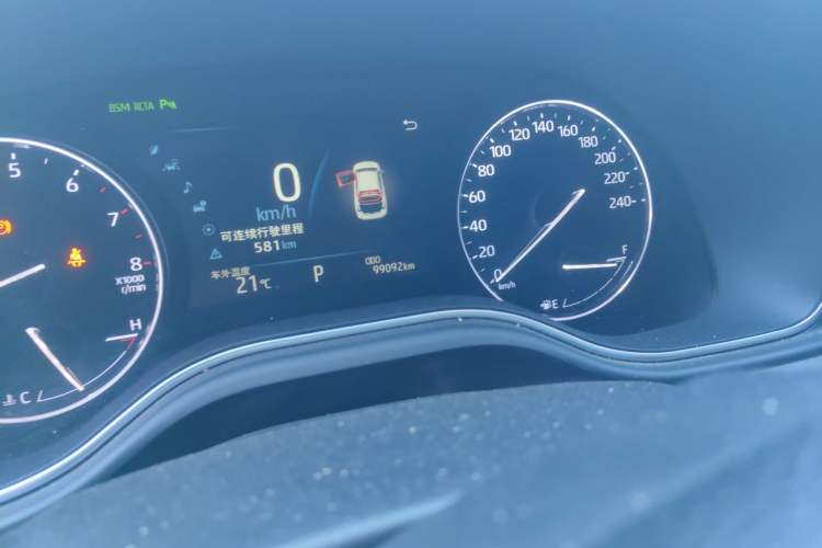 Used Toyota Avalon 2019 2.0L XLE Premium Edition China VI Odometer Close Up