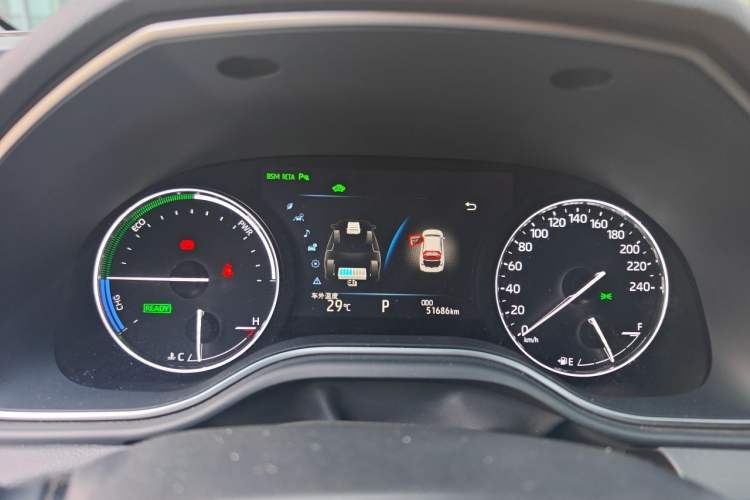 Used Toyota Avalon 2019 Dual-Engine 2.5L XLE Prestige Version China VI Standard Odometer Close Up