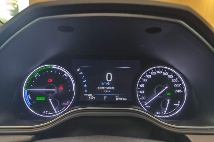 Used Toyota Avalon 2019 Dual-Engine 2.5L Luxury Edition China VI Standard Odometer Close Up