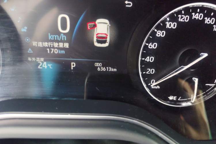 Used Toyota Avalon 2019 2.0L XLE Premium Edition China VI Odometer Close Up