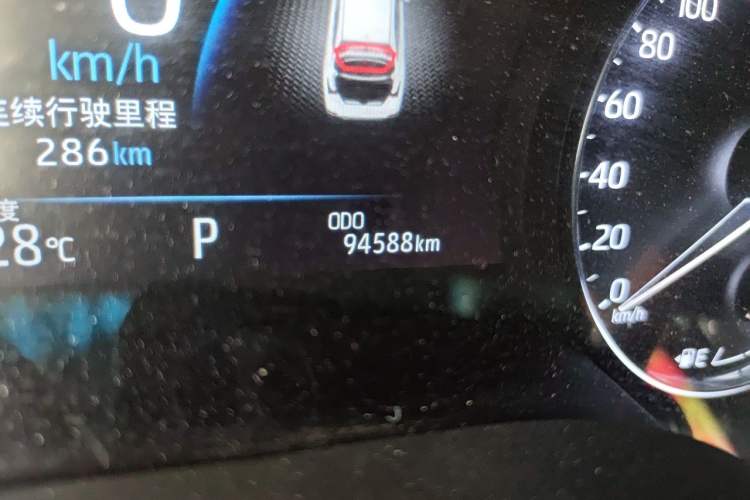 Used Toyota Avalon 2019 2.0L XLE Premium Edition China VI Odometer Close Up