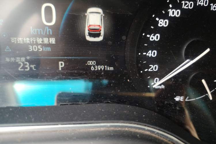 Used Toyota Avalon 2019 2.0L Ambition Edition China VI Odometer Close Up