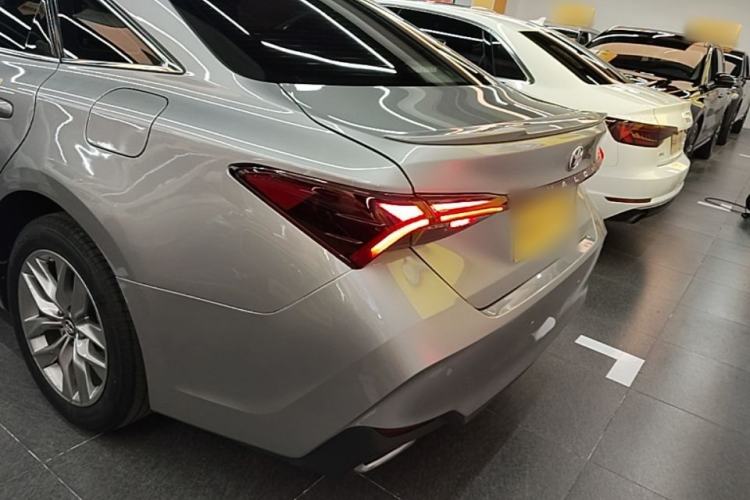 Used Toyota Avalon 2019 2.5L Ambition Version China VI Standard Rear