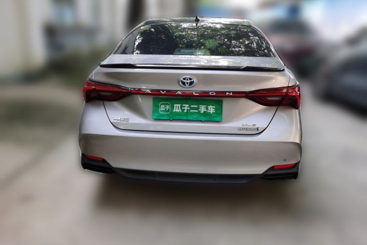Used Toyota Avalon 2019 Dual-Engine 2.5L XLE Prestige Version China VI Standard Rear
