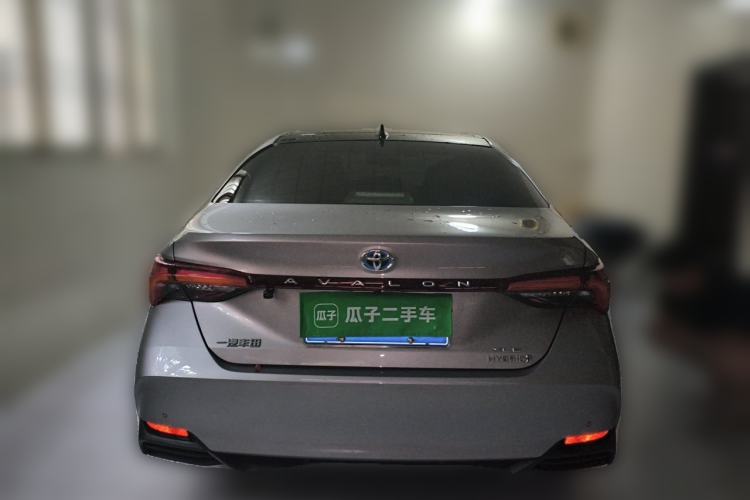 Used Toyota Avalon 2019 Dual-Engine 2.5L XLE Prestige Version China VI Standard Rear