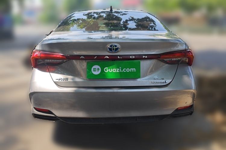 Used Toyota Avalon 2019 Dual-Engine 2.5L XLE Prestige Version China VI Standard Rear