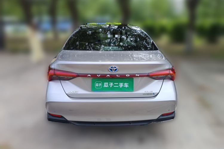 Used Toyota Avalon 2019 Dual-Engine 2.5L XLE Prestige Version China VI Standard Rear