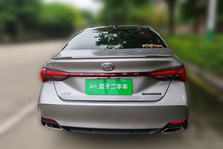 Used Toyota Avalon 2019 2.5L Touring Premium Version China VI Standard Rear