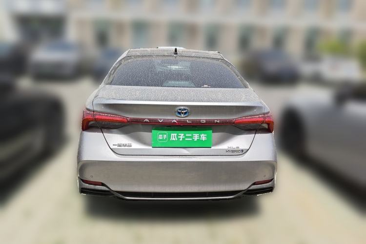 Used Toyota Avalon 2019 Dual-Engine 2.5L XLE Prestige Version China VI Standard Rear