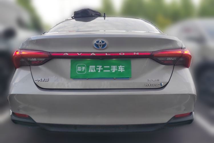 Used Toyota Avalon 2019 Dual-Engine 2.5L XLE Prestige Version China VI Standard Rear