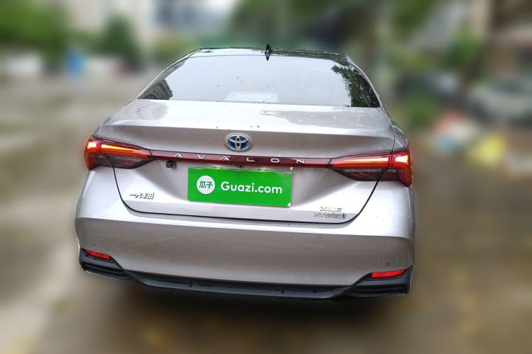 Used Toyota Avalon 2019 Dual-Engine 2.5L XLE Prestige Version China VI Standard Rear