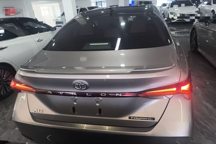 Used Toyota Avalon 2019 2.5L Touring Premium Version China VI Standard Rear