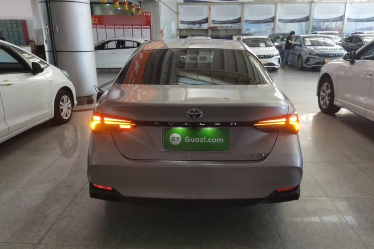 Used Toyota Avalon 2019 Dual-Engine 2.5L Luxury Edition China VI Standard Rear
