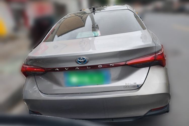 Used Toyota Avalon 2019 Dual-Engine 2.5L XLE Prestige Version China VI Standard Rear