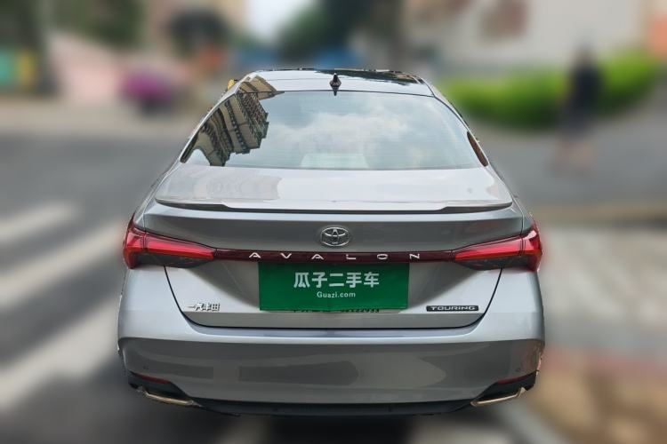 Used Toyota Avalon 2019 2.5L Touring Premium Version China VI Standard Rear