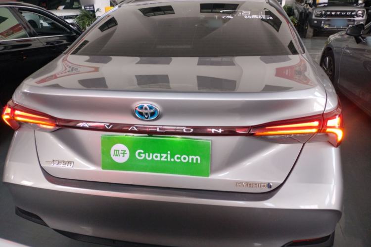 Used Toyota Avalon 2019 Dual-Engine 2.5L Luxury Edition China VI Standard Rear