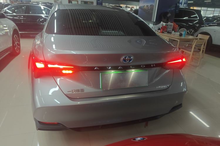 Used Toyota Avalon 2019 Dual-Engine 2.5L Luxury Edition China VI Standard Rear