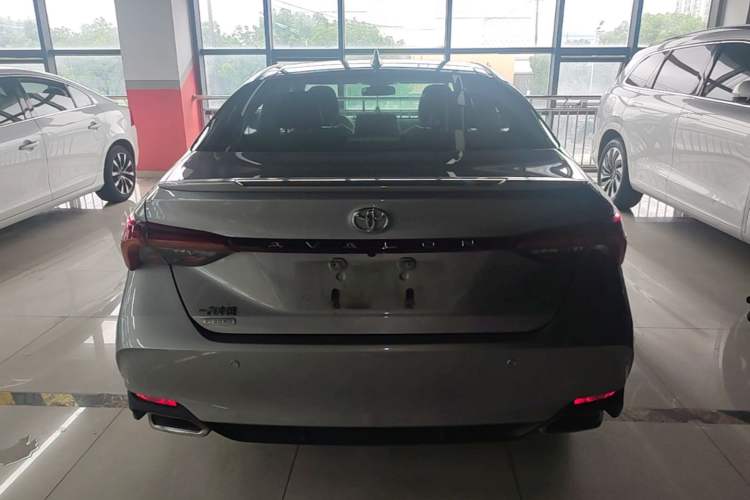 Used Toyota Avalon 2019 2.0L Luxury Edition China VI Standard Rear