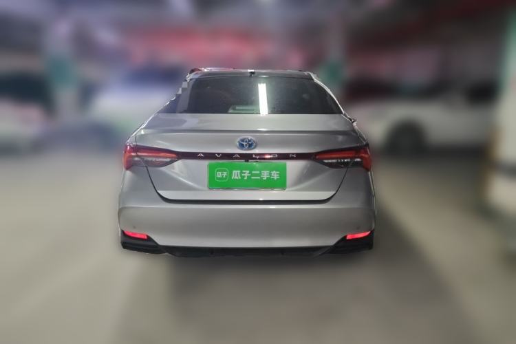 Used Toyota Avalon 2019 Dual-Engine 2.5L XLE Prestige Version China VI Standard Rear