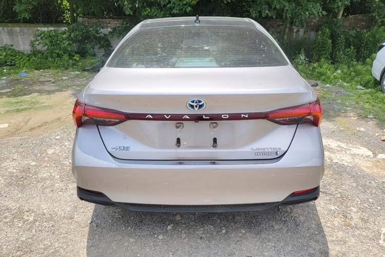Used Toyota Avalon 2019 Dual-Engine 2.5L Limited Flagship Edition China V Standard Rear