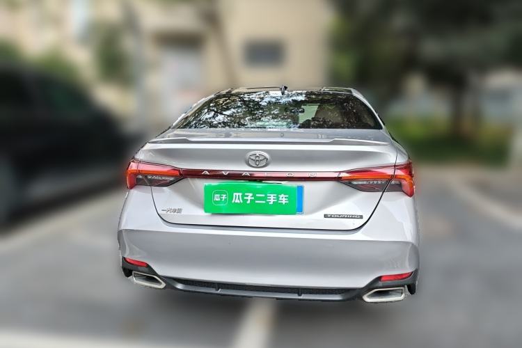 Used Toyota Avalon 2019 2.5L Touring Premium Version China VI Standard Rear