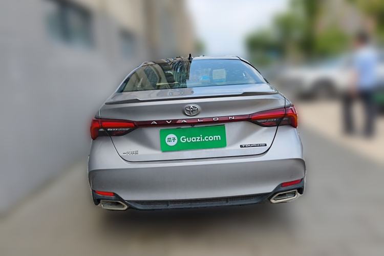 Used Toyota Avalon 2019 2.5L Touring Premium Version China VI Standard Rear