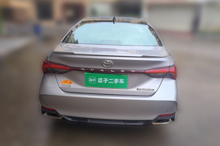 Used Toyota Avalon 2019 2.5L Touring Premium Version China VI Standard Rear