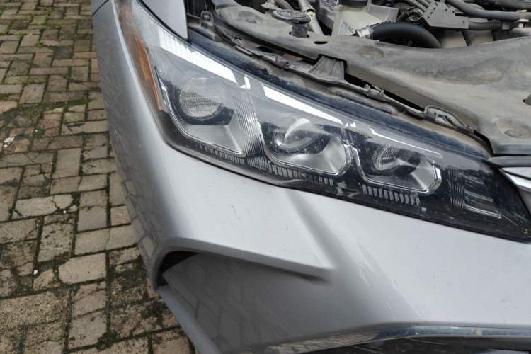 Used Toyota Avalon 2019 Dual-Engine 2.5L XLE Prestige Version China VI Standard Right Front Headlight