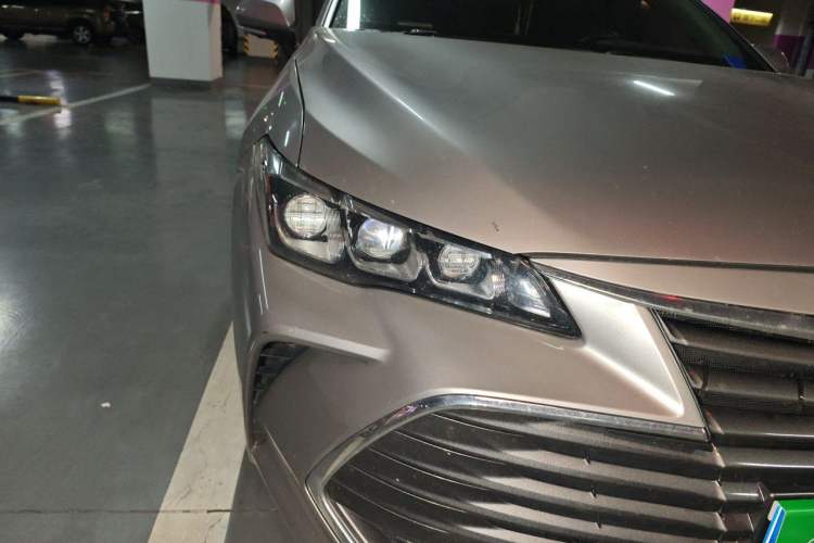 Used Toyota Avalon 2019 Dual-Engine 2.5L XLE Prestige Version China V Standard Right Front Headlight